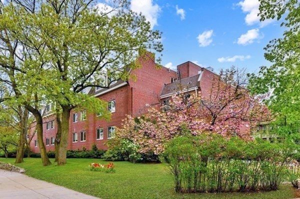 332 Jamaicaway, Boston, Massachusetts, 1 Bedroom Bedrooms, 3 Rooms Rooms,1 BathroomBathrooms,Residential Lease,For Rent,Jamaicaway,73369059