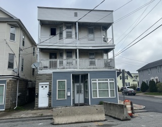 160 Brightman St, Fall River, Massachusetts, 3 Bedrooms Bedrooms, 3 Rooms Rooms,1 BathroomBathrooms,Residential,For Sale,Brightman St,73369085