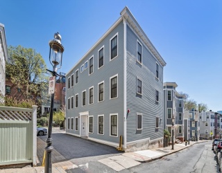43 Pleasant Stret, Boston, Massachusetts, 4 Bedrooms Bedrooms, 6 Rooms Rooms,3.5 BathroomsBathrooms,Residential Lease,For Rent,Pleasant Stret,73369105