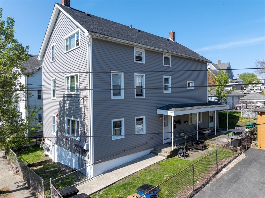 9 Clement St., Tiverton, Rhode Island, 9 Bedrooms Bedrooms, 22 Rooms Rooms,5 BathroomsBathrooms,Residential Income,For Sale,Clement St.,73369293