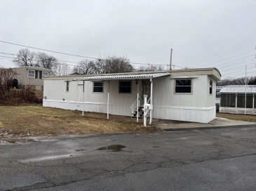 32 Mockingbird Drive, Chicopee, Massachusetts, 2 Bedrooms Bedrooms, 4 Rooms Rooms,1 BathroomBathrooms,Residential,For Sale,Mockingbird Drive,73321762