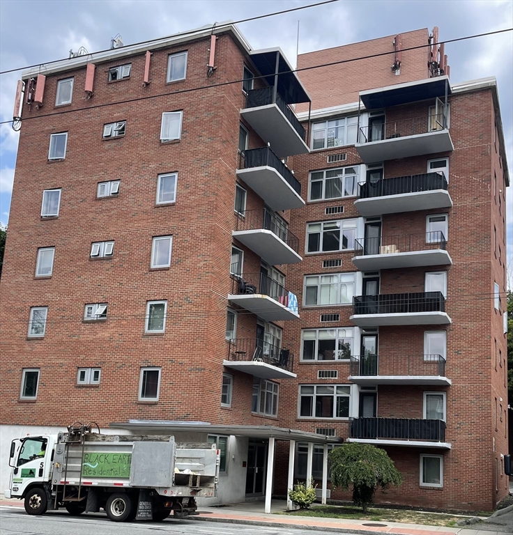 125 Trapelo Rd, Belmont, Massachusetts, 31 Bedrooms Bedrooms, 83 Rooms Rooms,26 BathroomsBathrooms,Residential Income,For Sale,Trapelo Rd,73369393