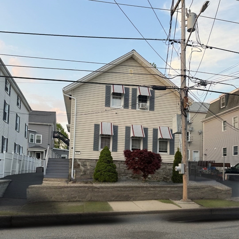 808 Walnut St, Fall River, Massachusetts, 4 Bedrooms Bedrooms, 11 Rooms Rooms,3 BathroomsBathrooms,Residential Income,For Sale,Walnut St,73369563