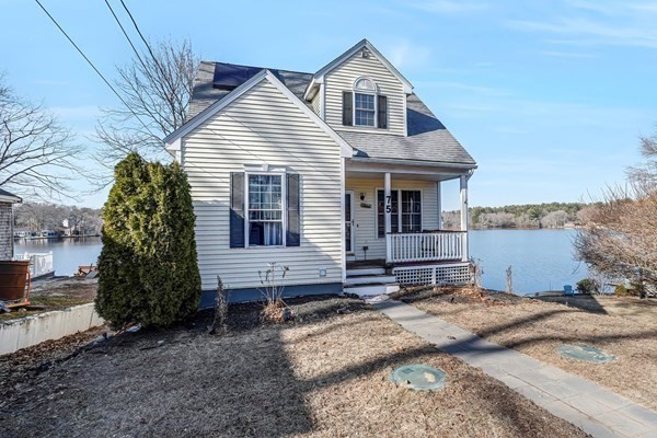 75 Lakeshore Dr, Bellingham, Massachusetts, 3 Bedrooms Bedrooms, 5 Rooms Rooms,2.5 BathroomsBathrooms,Residential,For Sale,Lakeshore Dr,73369565