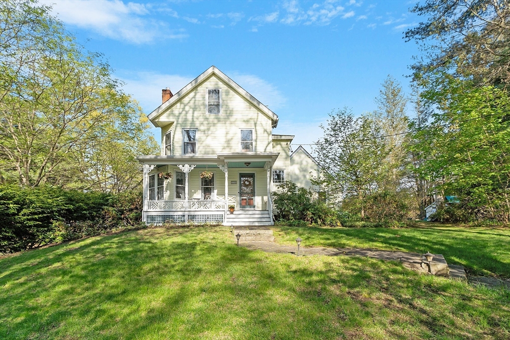110 Windsor Ave, Acton, Massachusetts, 3 Bedrooms Bedrooms, 10 Rooms Rooms,2 BathroomsBathrooms,Residential,For Sale,Windsor Ave,73369567