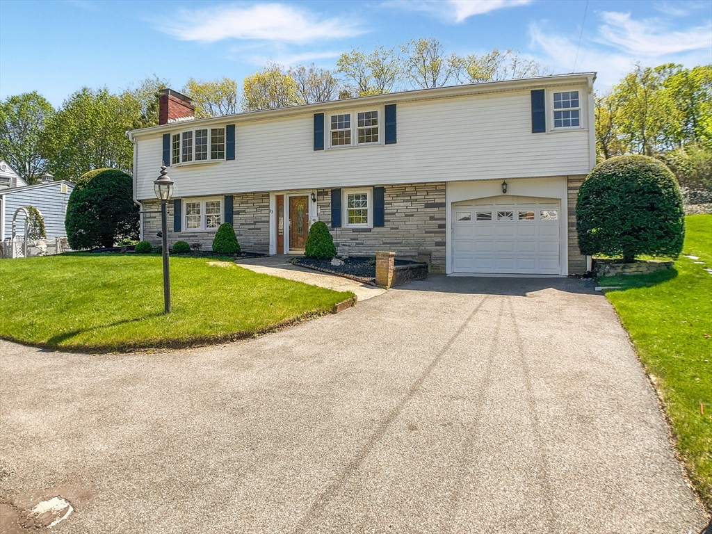 23 Western Ave, Saugus, Massachusetts, 3 Bedrooms Bedrooms, 8 Rooms Rooms,2.5 BathroomsBathrooms,Residential,For Sale,Western Ave,73369569