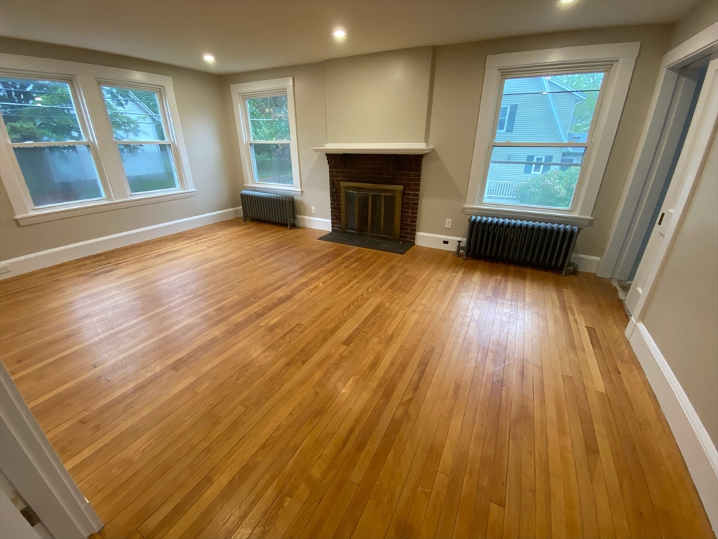 45 Worcester Lane, Waltham, Massachusetts, 3 Bedrooms Bedrooms, 7 Rooms Rooms,2 BathroomsBathrooms,Residential Lease,For Rent,Worcester Lane,73369601