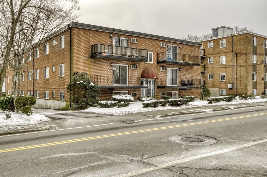 332 Copeland Street, Quincy, Massachusetts, 2 Bedrooms Bedrooms, 5 Rooms Rooms,1 BathroomBathrooms,Residential Lease,For Rent,Copeland Street,73369487