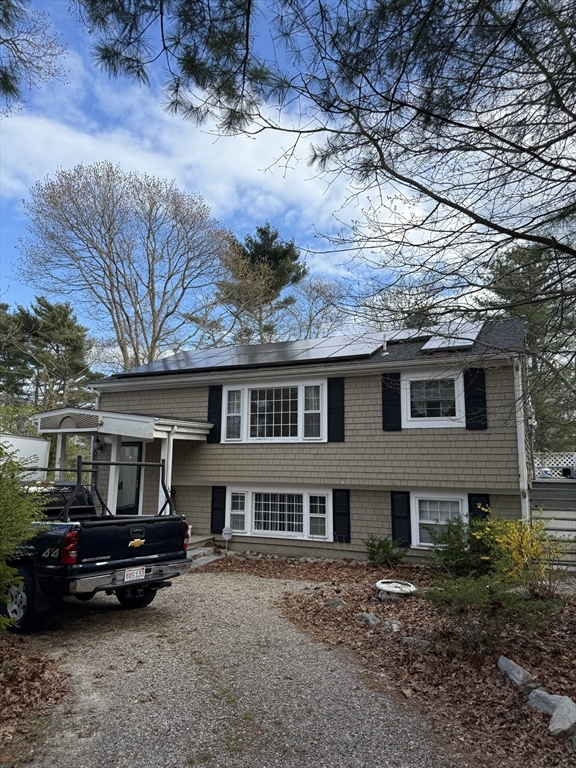9 Ashley Dr, Falmouth, Massachusetts, 3 Bedrooms Bedrooms, 6 Rooms Rooms,2 BathroomsBathrooms,Residential,For Sale,Ashley Dr,73369518