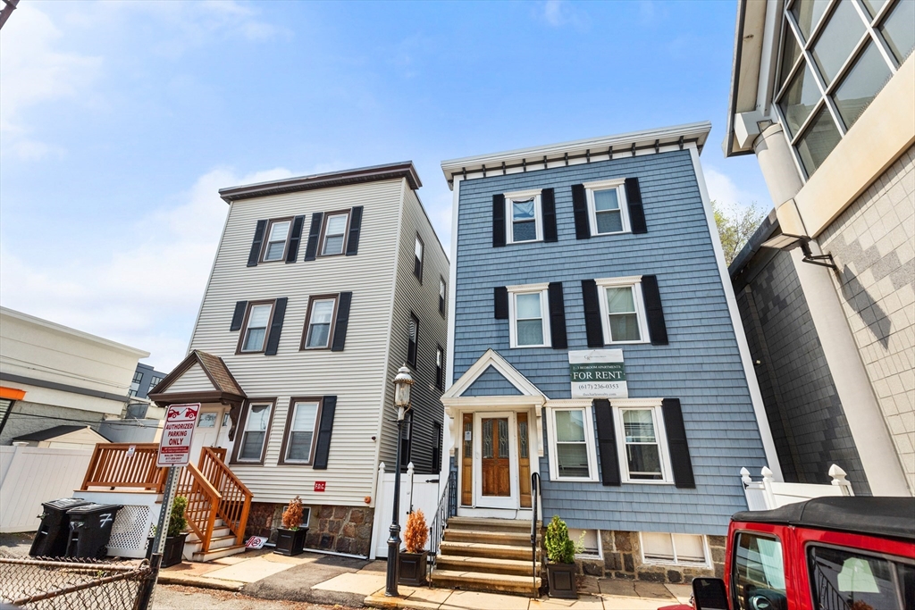 5 Transit Street, Boston, Massachusetts, 8 Bedrooms Bedrooms, 17 Rooms Rooms,3 BathroomsBathrooms,Residential Income,For Sale,Transit Street,73369495