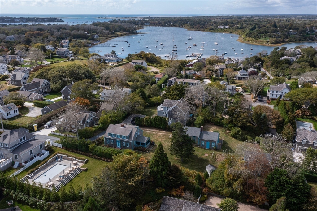 30 Mill Hill Ln, Chatham, Massachusetts, 7 Bedrooms Bedrooms, 12 Rooms Rooms,3 BathroomsBathrooms,Residential,For Sale,Mill Hill Ln,73369530