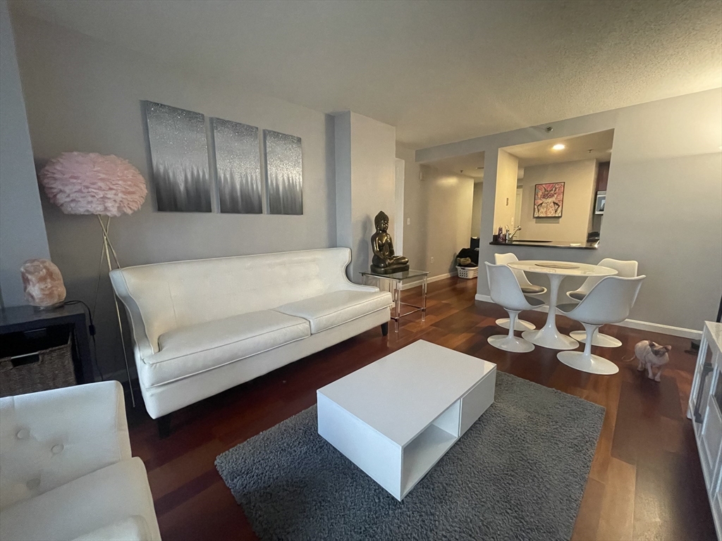 10 Museum Way, Cambridge, Massachusetts, 1 Bedroom Bedrooms, 3 Rooms Rooms,1 BathroomBathrooms,Residential Lease,For Rent,Museum Way,73369534