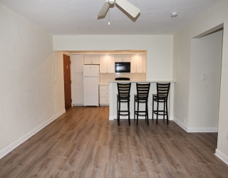 106 Broad Street, Weymouth, Massachusetts, 1 Bedroom Bedrooms, 3 Rooms Rooms,1 BathroomBathrooms,Residential Lease,For Rent,Broad Street,73369625