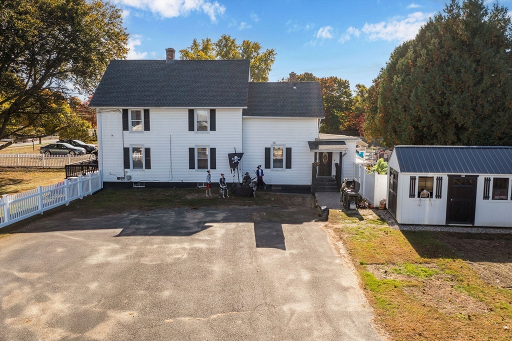 465 River Rd, Agawam, Massachusetts, 4 Bedrooms Bedrooms, 8 Rooms Rooms,2 BathroomsBathrooms,Residential,For Sale,River Rd,73369516