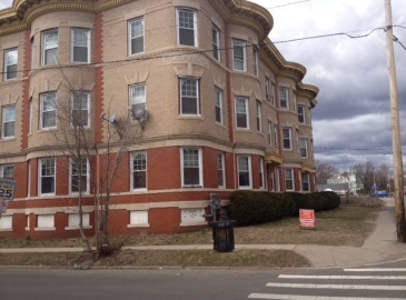 1 Beacon Ave, Holyoke, Massachusetts, 3 Bedrooms Bedrooms, 4 Rooms Rooms,1 BathroomBathrooms,Residential Lease,For Rent,Beacon Ave,73369718