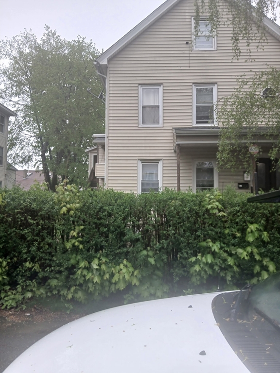 22 Florence St, Worcester, Massachusetts, 12 Bedrooms Bedrooms, 22 Rooms Rooms,5 BathroomsBathrooms,Residential Income,For Sale,Florence St,73369784