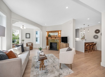 13 Chestnut Street, Wakefield, Massachusetts, 3 Bedrooms Bedrooms, 5 Rooms Rooms,2.5 BathroomsBathrooms,Residential,For Sale,Chestnut Street,73369712