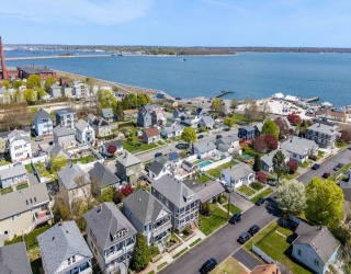 61-63 Clara Street, New Bedford, Massachusetts, 7 Bedrooms Bedrooms, 14 Rooms Rooms,2 BathroomsBathrooms,Residential Income,For Sale,Clara Street,73369889