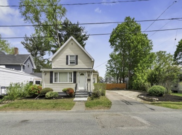 158 Forest St, Brockton, Massachusetts, 4 Bedrooms Bedrooms, 8 Rooms Rooms,1 BathroomBathrooms,Residential,For Sale,Forest St,73369730