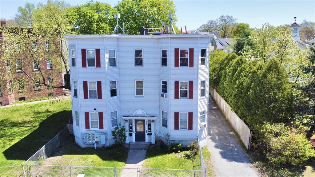 855 Liberty St, Springfield, Massachusetts, 12 Bedrooms Bedrooms, 24 Rooms Rooms,6 BathroomsBathrooms,Residential Income,For Sale,Liberty St,73369994