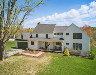 14 Silverwood Terrace, South Hadley, Massachusetts, 5 Bedrooms Bedrooms, 10 Rooms Rooms,3.5 BathroomsBathrooms,Residential,For Sale,Silverwood Terrace,73370059
