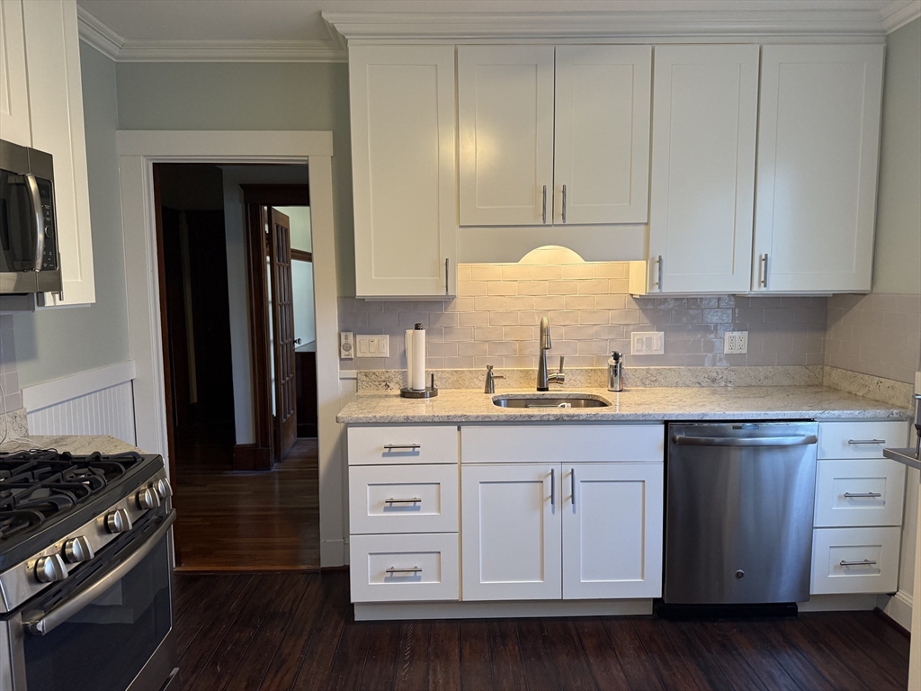 57 West Milton, Boston, Massachusetts, 3 Bedrooms Bedrooms, 7 Rooms Rooms,1 BathroomBathrooms,Residential Lease,For Rent,West Milton,73370073
