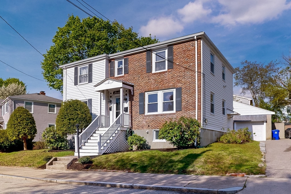 14 Grew Hill Rd, Boston, Massachusetts, 4 Bedrooms Bedrooms, 10 Rooms Rooms,2 BathroomsBathrooms,Residential Income,For Sale,Grew Hill Rd,73369993