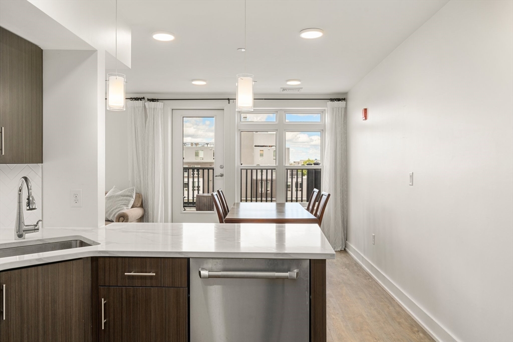 20 Penniman Rd., Boston, Massachusetts, 2 Bedrooms Bedrooms, 5 Rooms Rooms,2 BathroomsBathrooms,Residential Lease,For Rent,Penniman Rd.,73370149