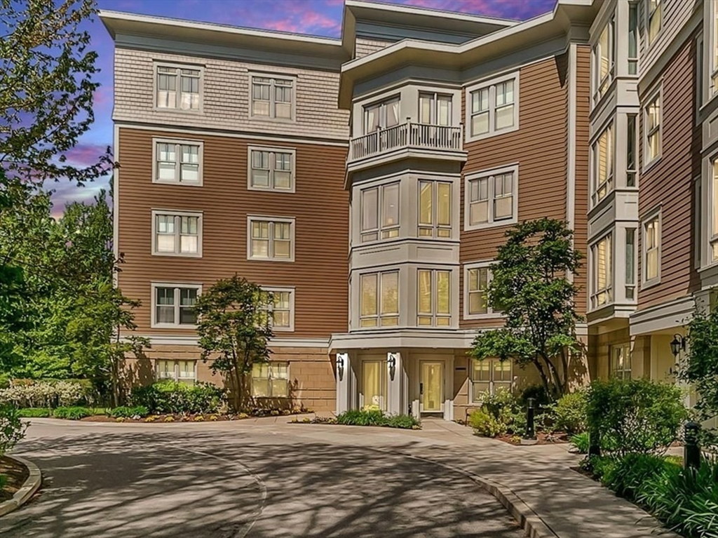2-14 Saint Paul St, Brookline, Massachusetts, 2 Bedrooms Bedrooms, 4 Rooms Rooms,2 BathroomsBathrooms,Residential,For Sale,Saint Paul St,73370168