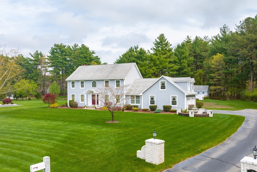 9 Andrew Cir, Hampden, Massachusetts, 4 Bedrooms Bedrooms, 8 Rooms Rooms,3 BathroomsBathrooms,Residential,For Sale,Andrew Cir,73370039
