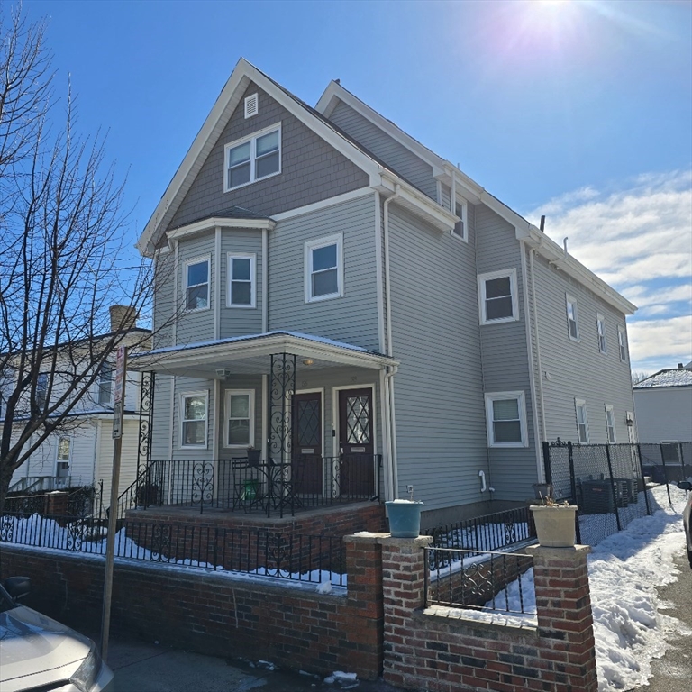 58 Oliver St, Somerville, Massachusetts, 2 Bedrooms Bedrooms, 5 Rooms Rooms,1 BathroomBathrooms,Residential,For Sale,Oliver St,73370315