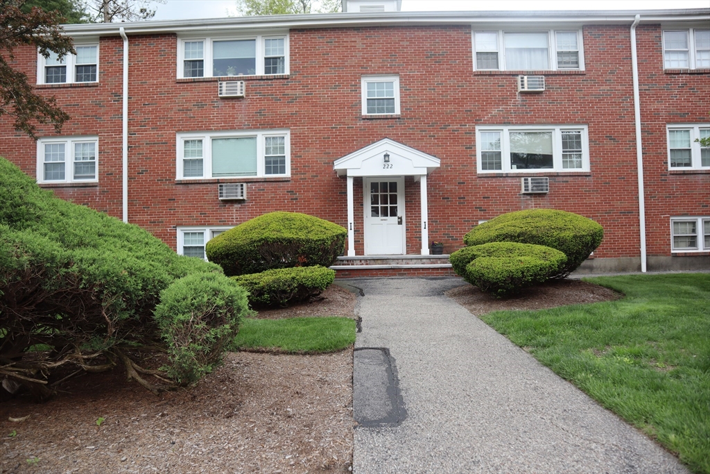 222 School St, Walpole, Massachusetts, 2 Bedrooms Bedrooms, 3 Rooms Rooms,1 BathroomBathrooms,Residential Lease,For Rent,School St,73370351