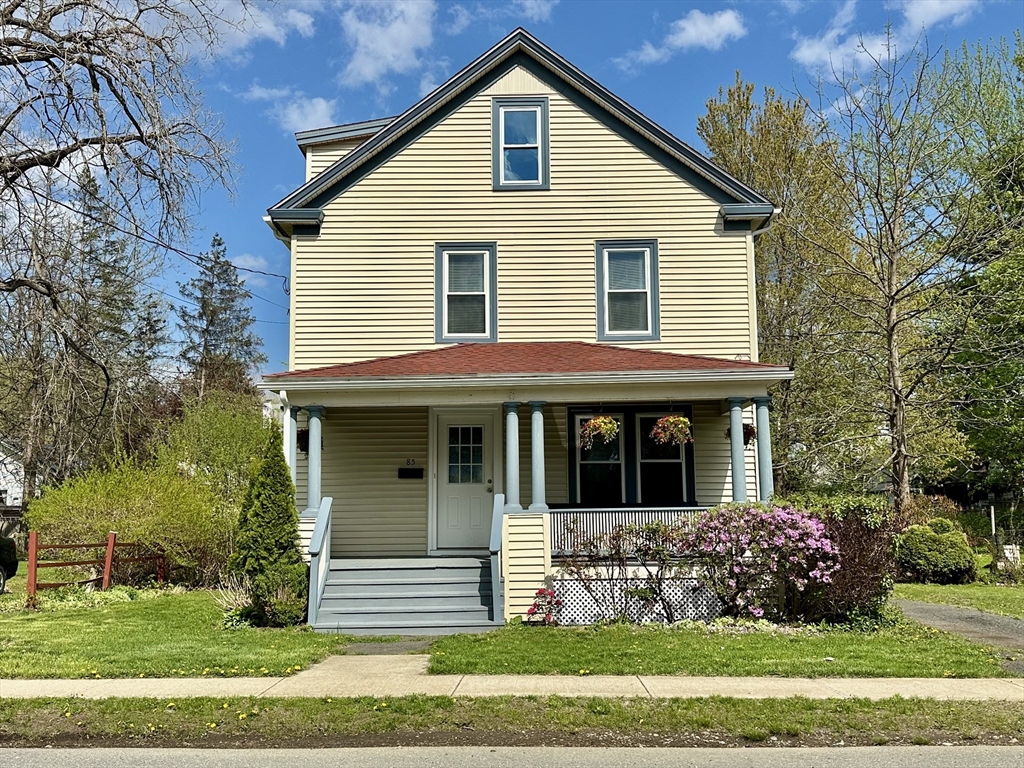 85 Columbus Ave, Greenfield, Massachusetts, 3 Bedrooms Bedrooms, 6 Rooms Rooms,1 BathroomBathrooms,Residential,For Sale,Columbus Ave,73370364