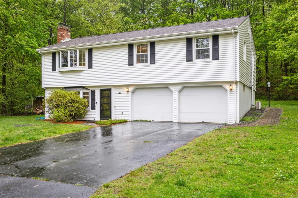 81 Upton Street, Grafton, Massachusetts, 3 Bedrooms Bedrooms, 7 Rooms Rooms,1.5 BathroomsBathrooms,Residential,For Sale,Upton Street,73368932