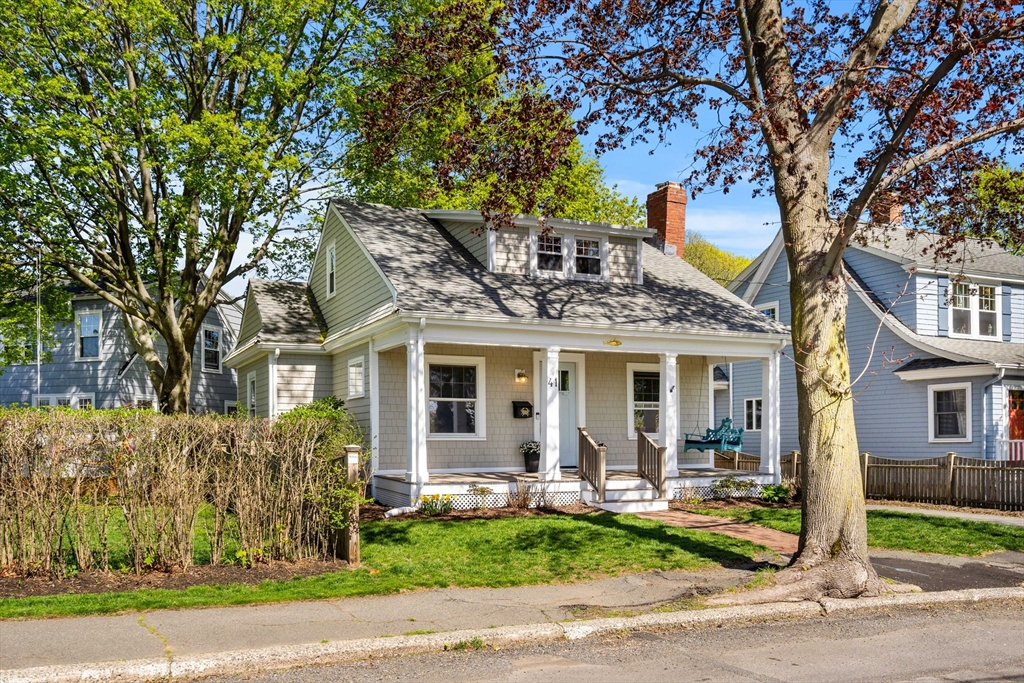 41 West Street, Marblehead, Massachusetts, 3 Bedrooms Bedrooms, 6 Rooms Rooms,1 BathroomBathrooms,Residential,For Sale,West Street,73370422