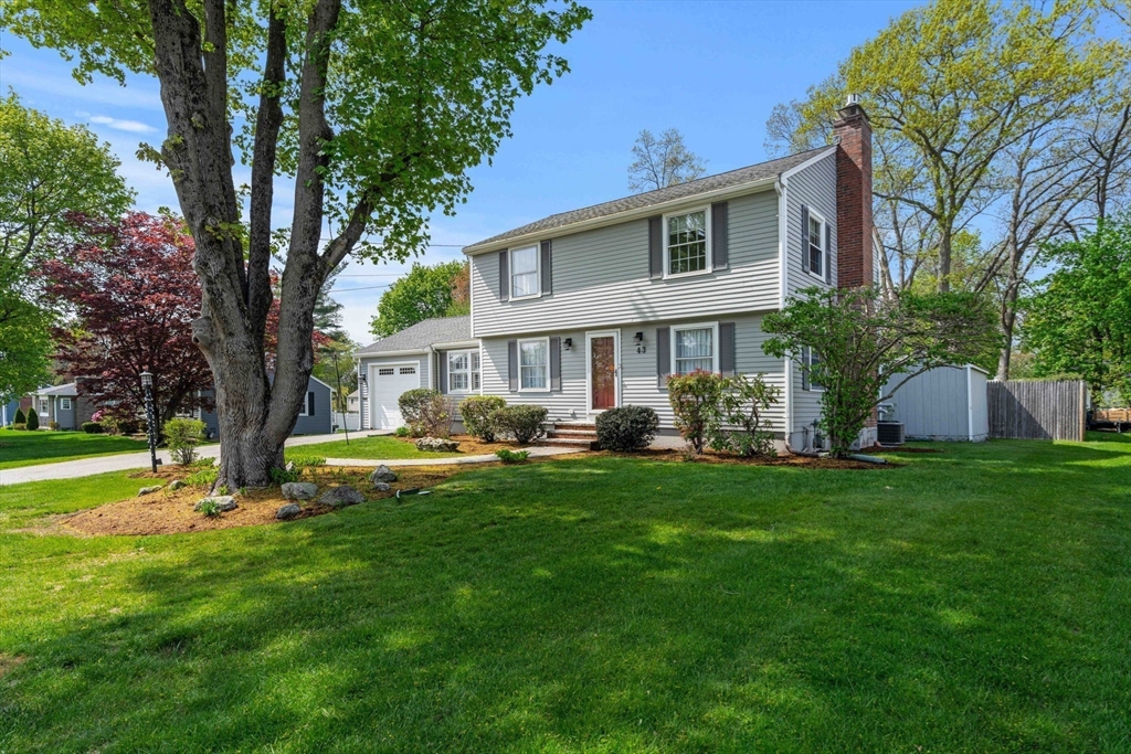 43 Meadow Ln, North Andover, Massachusetts, 4 Bedrooms Bedrooms, 9 Rooms Rooms,1.5 BathroomsBathrooms,Residential,For Sale,Meadow Ln,73370353