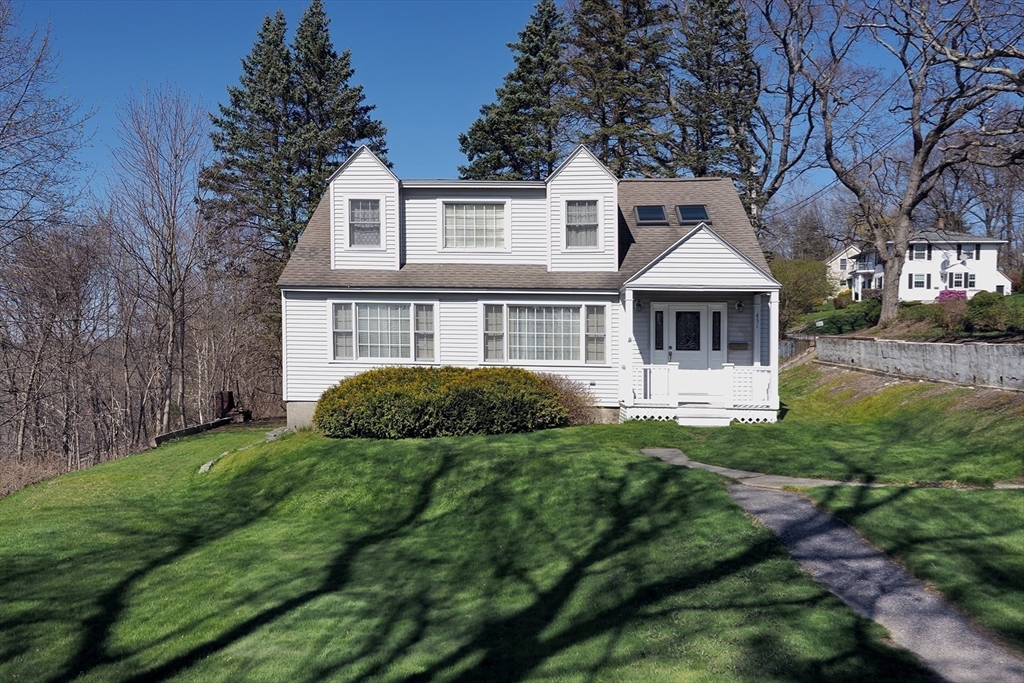 451 Wilson Street, Clinton, Massachusetts, 3 Bedrooms Bedrooms, 6 Rooms Rooms,1.5 BathroomsBathrooms,Residential,For Sale,Wilson Street,73370385