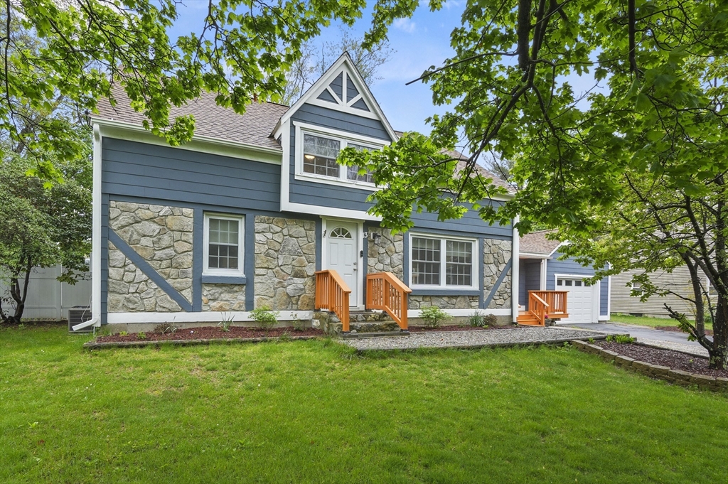 13 Carey Lane, Oxford, Massachusetts, 3 Bedrooms Bedrooms, 7 Rooms Rooms,2 BathroomsBathrooms,Residential,For Sale,Carey Lane,73370447