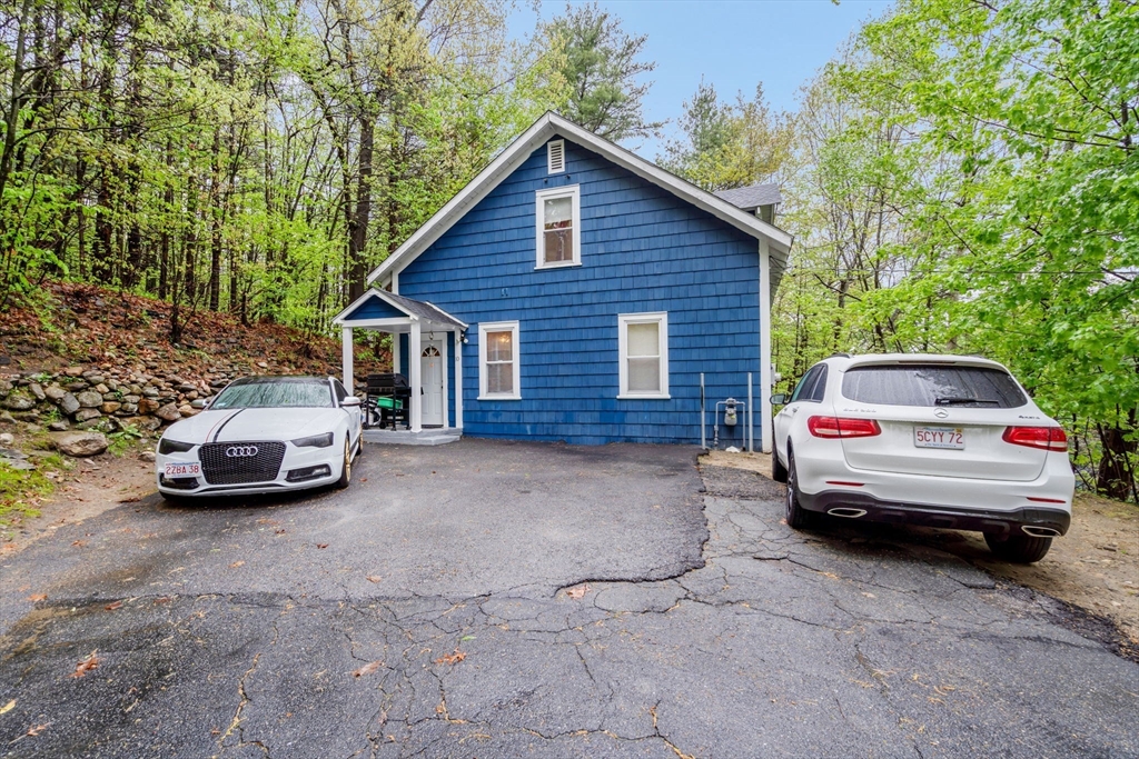 10 Rindge Rd, Fitchburg, Massachusetts, 4 Bedrooms Bedrooms, 7 Rooms Rooms,1 BathroomBathrooms,Residential,For Sale,Rindge Rd,73370476
