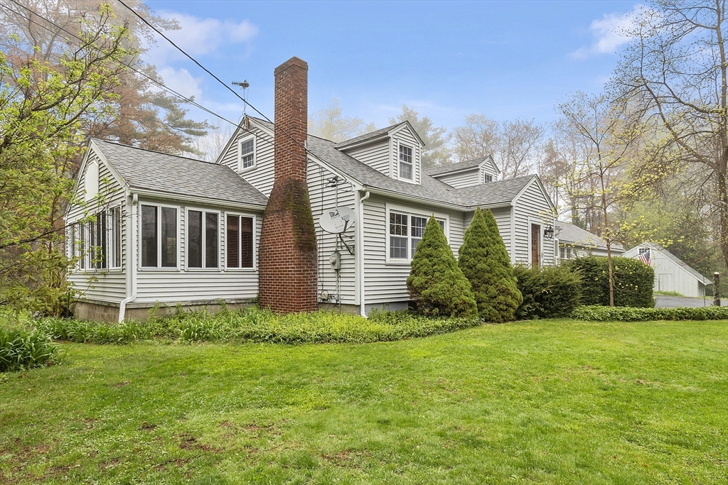 42 New Salem Rd, Petersham, Massachusetts, 4 Bedrooms Bedrooms, 8 Rooms Rooms,1 BathroomBathrooms,Residential,For Sale,New Salem Rd,73370483