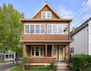 69 Farragut Ave, Somerville, Massachusetts, 5 Bedrooms Bedrooms, 12 Rooms Rooms,2 BathroomsBathrooms,Residential Income,For Sale,Farragut Ave,73370461