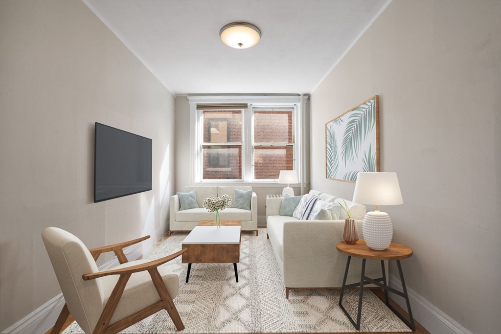 282 Newbury Street, Boston, Massachusetts, 1 Bedroom Bedrooms, 4 Rooms Rooms,1 BathroomBathrooms,Residential Lease,For Rent,Newbury Street,73370639