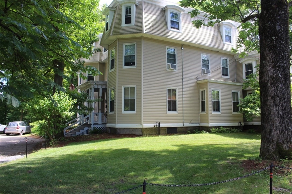 121 Winter St, Framingham, Massachusetts, 1 Bedroom Bedrooms, 3 Rooms Rooms,1 BathroomBathrooms,Residential Lease,For Rent,Winter St,73370571