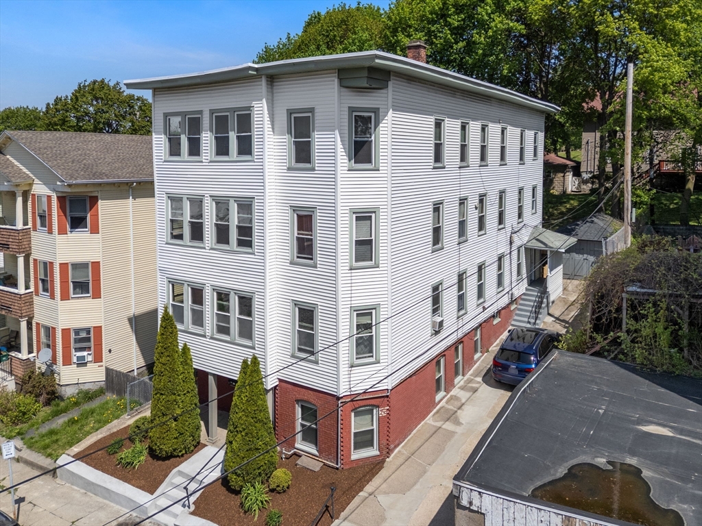 31 Chrome St, Worcester, Massachusetts, 10 Bedrooms Bedrooms, 21 Rooms Rooms,4 BathroomsBathrooms,Residential Income,For Sale,Chrome St,73370796