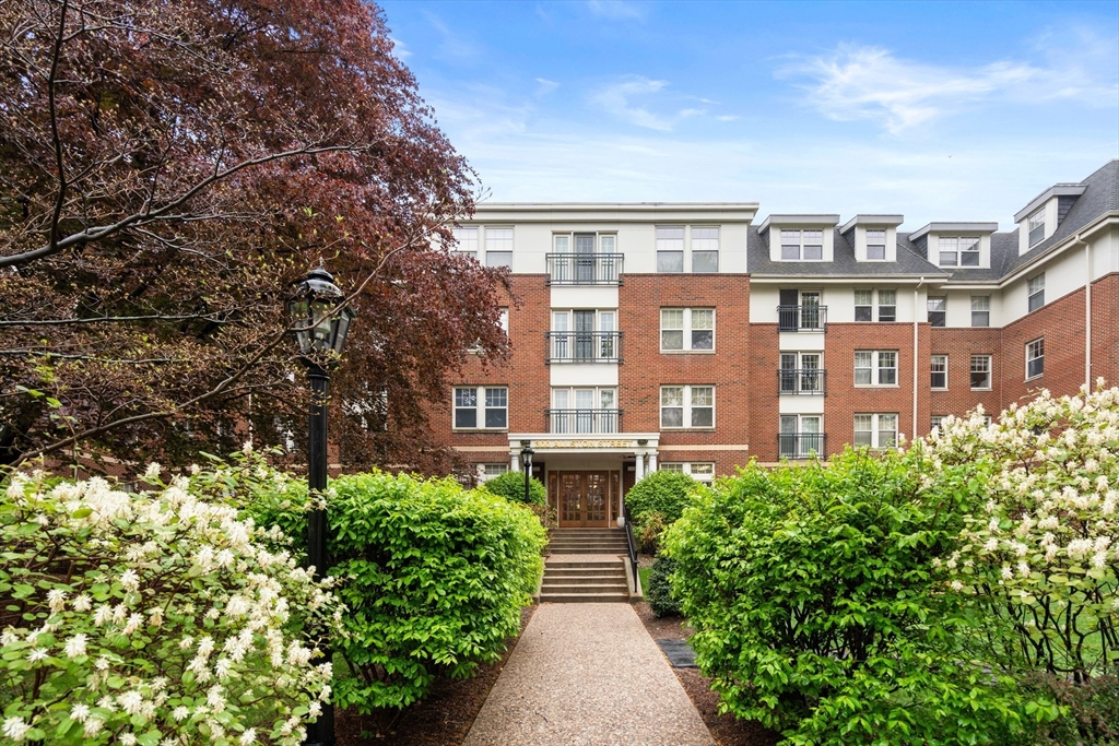 300 Allston Street, Boston, Massachusetts, 2 Bedrooms Bedrooms, 5 Rooms Rooms,2 BathroomsBathrooms,Residential,For Sale,Allston Street,73370829