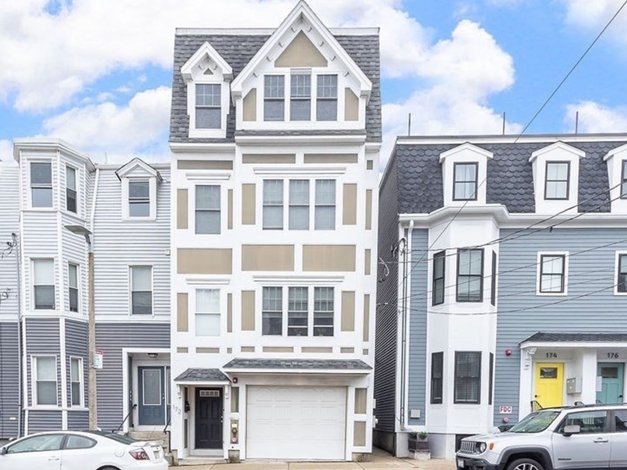172 W 7th St, Boston, Massachusetts, 2 Bedrooms Bedrooms, 4 Rooms Rooms,1 BathroomBathrooms,Residential,For Sale,W 7th St,73370870