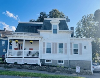 49 Stafford Rd, Fall River, Massachusetts, 4 Bedrooms Bedrooms, 10 Rooms Rooms,2 BathroomsBathrooms,Residential Income,For Sale,Stafford Rd,73370945