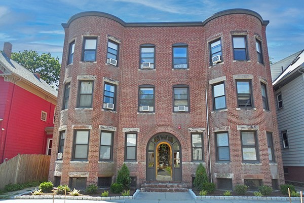 40 Cedar St, Somerville, Massachusetts, 3 Bedrooms Bedrooms, 5 Rooms Rooms,1 BathroomBathrooms,Residential Lease,For Rent,Cedar St,73371000