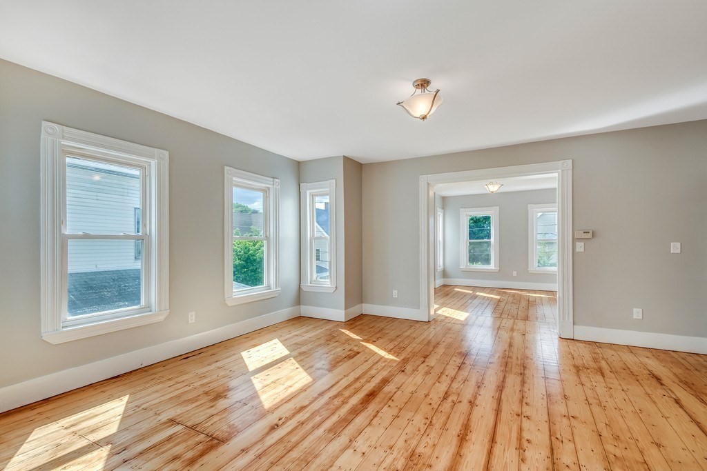 48 Ashland St, Malden, Massachusetts, 4 Bedrooms Bedrooms, 8 Rooms Rooms,2 BathroomsBathrooms,Residential Lease,For Rent,Ashland St,73371005