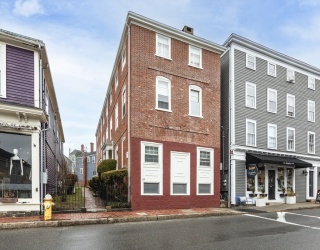 137 Washington, Marblehead, Massachusetts, 1 Bedroom Bedrooms, 4 Rooms Rooms,1 BathroomBathrooms,Residential Lease,For Rent,Washington,73370924